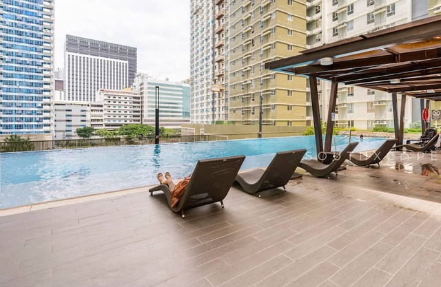 Furnished 1BR | City View, WiFi, Netflix and Pool