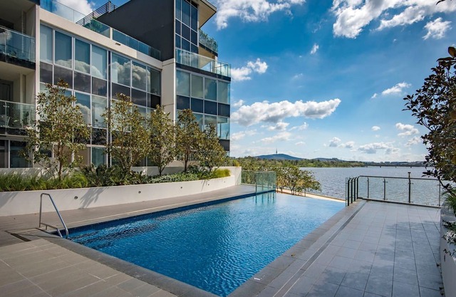 Lake View Apartment in Kingston