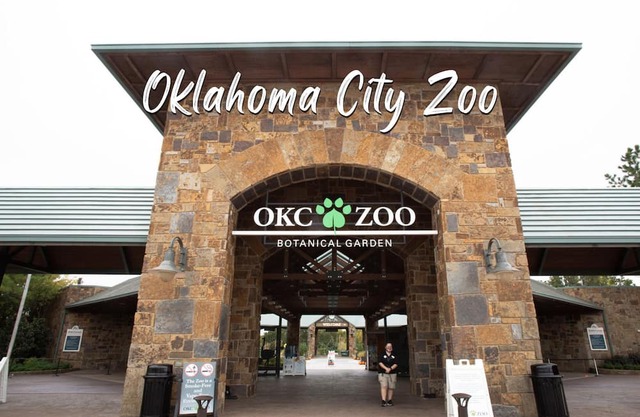 This guest suite is a 3 bedroom(s), 2 bathrooms, located in Oklahoma City, OK.