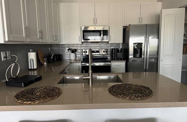 2 BR/2 BR Luxury Living w/ Pool