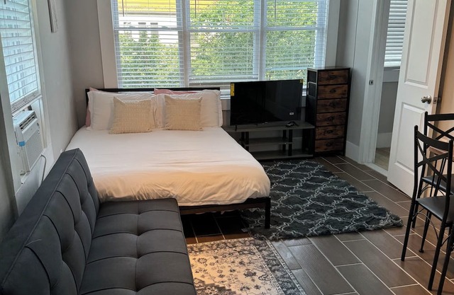Cozy Studio in Central Washington DC