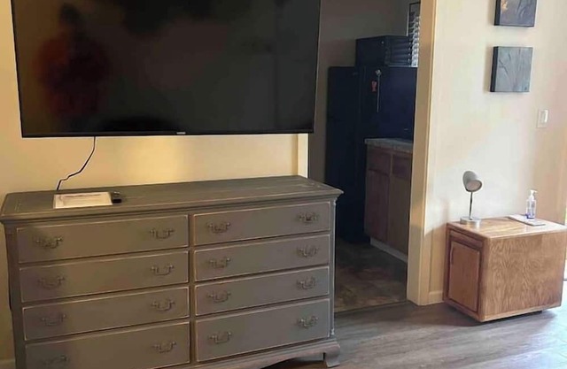 1A-Studio near UofO, Hayward field, Hult Ctr & DT