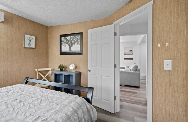 Peach Street Super Suite