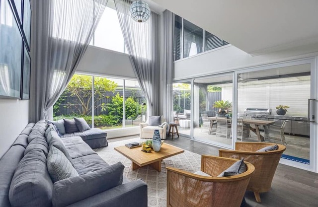 Stunning & Luxurious 4-Bedroom Mansion @Rochedale