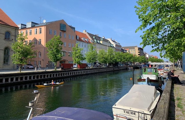 Waterfront Penthouse apartment -1400ft2