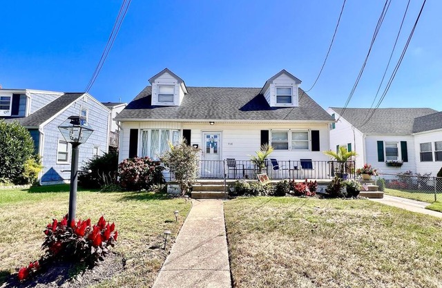 Beach Ave Cottage