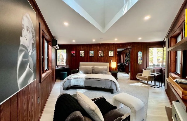 Glamping in Brevard - Hellbender Treehouse