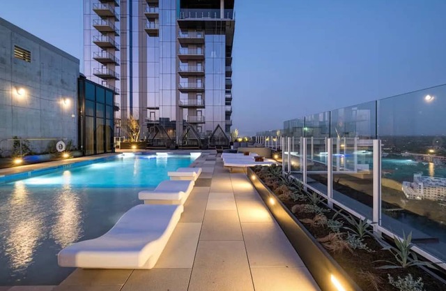 6th St Newest Luxury Condo ATX!