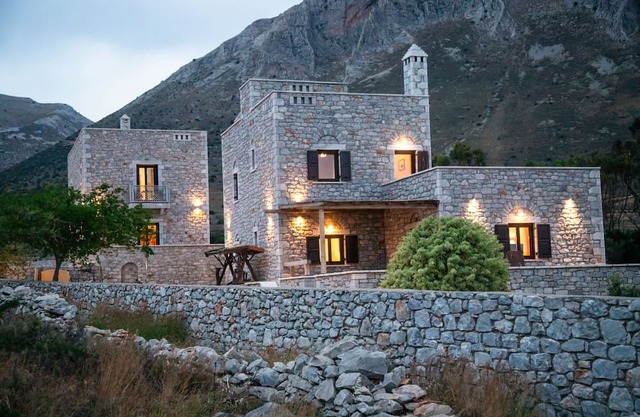 Armenopetra view-Agrioloupino, double PWD,Mani