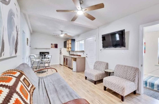 183) Perfect 2 bedroom!