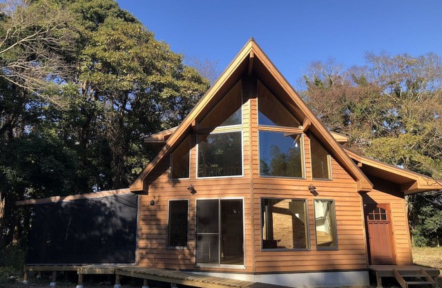 A log house tucked away in the forest of Kashima Jingu Shrine