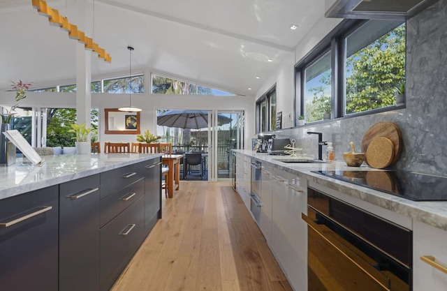 Gorgeous Family Retreat - Auckland Suburban Home