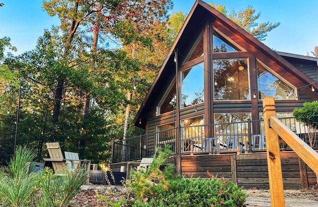 Luxury Lakehouse: Hot Tub, Prvt Dock, Kayak, Fire Pit, Scenic Decks, Game Room