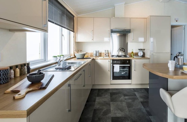 Three Bedroom Lodge 12