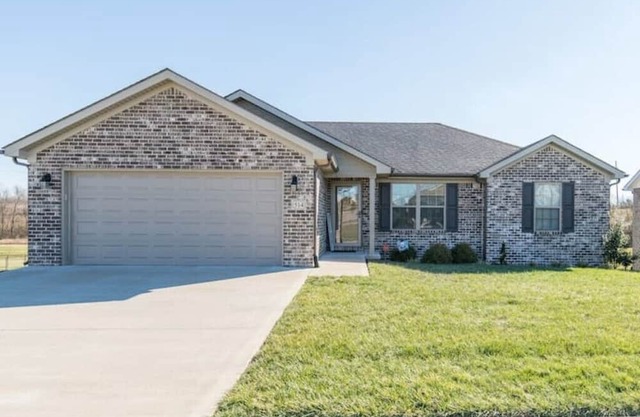 4 bedroom 3 full bath home in the heart of Richmond!