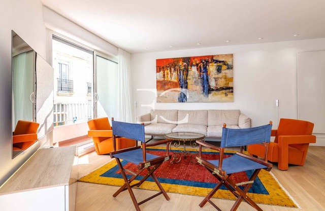 Easy Clés- Bright 3 bedrooms flat next to Les Halles with parking
