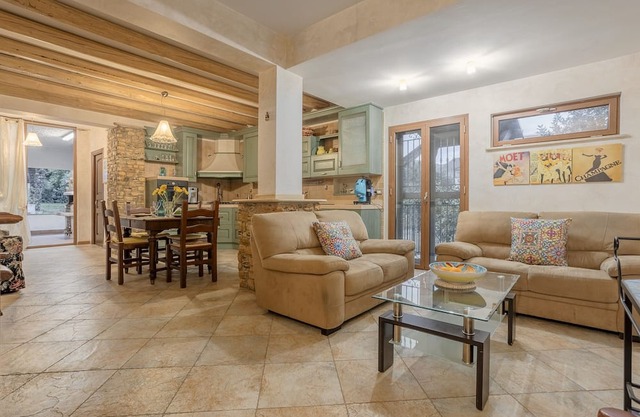 Villa 'Sorriso' with Private Pool, Wi-Fi and Air Conditioning