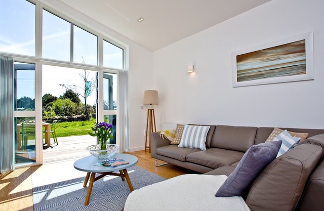 2 bedroom accommodation in Carbis Bay, near St Ives