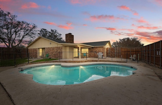 Luxury Retreat in Carrollton – Pool, Patio & More