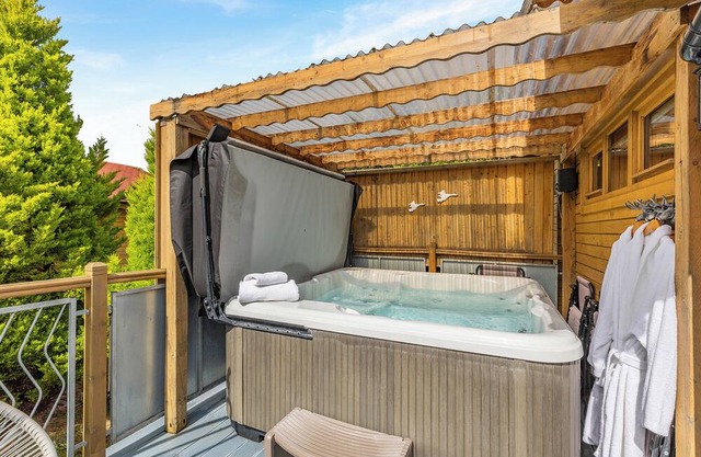 2 bedroom accommodation in Ellesmere