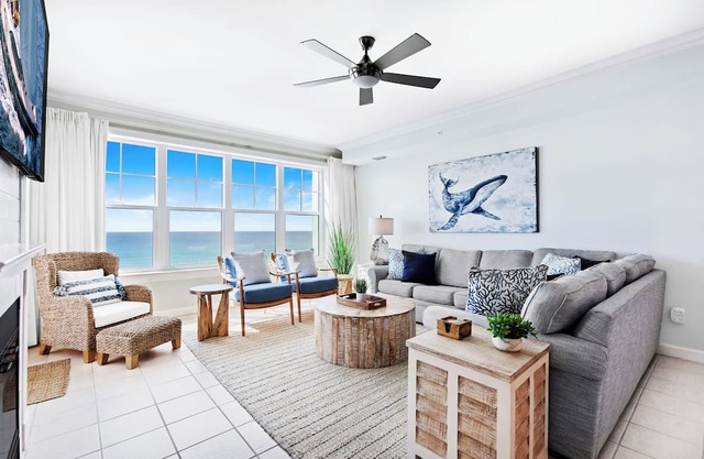 4 BR En Soleil Directly on Gulf, 5th floor, Beautiful with Best Views!