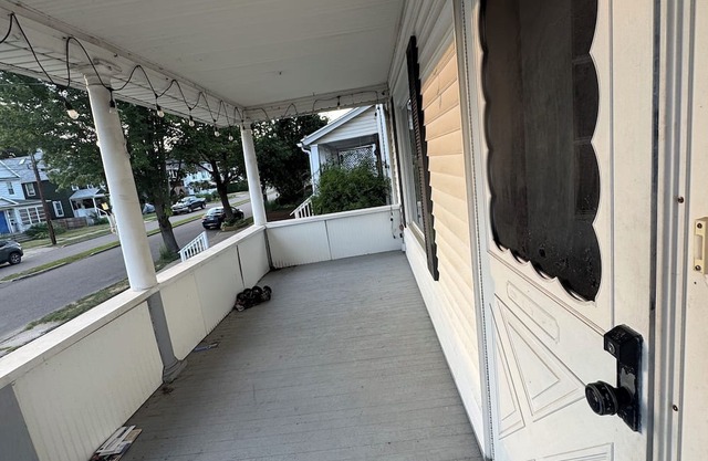 Nice 3 bedroom house with fully private bathroom in heart of Johnson City
