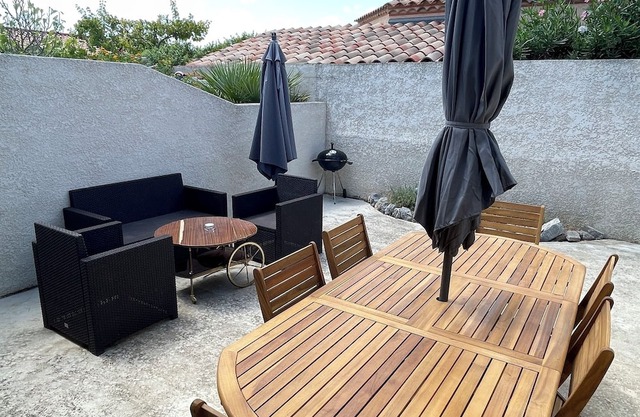 Air-conditioned Family Villa, Near Beach & Lakes