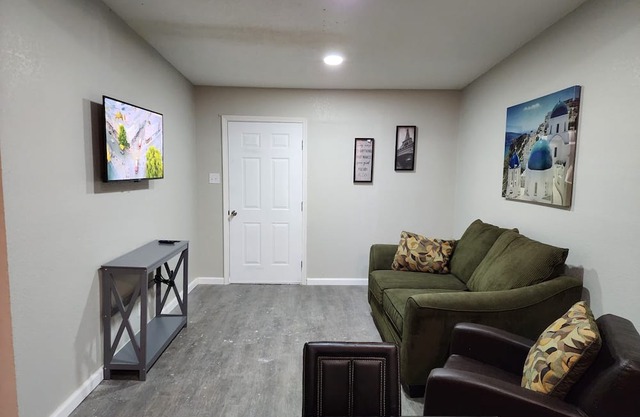 Luxury Apartment Unit 8