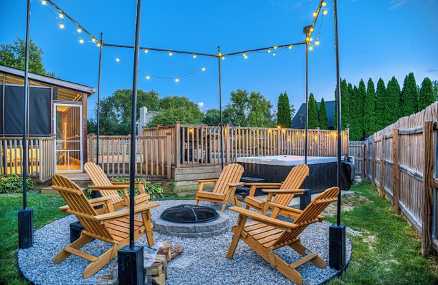 Game Room, Pool & Hot Tub/Sleeps 14/Pet Friendly