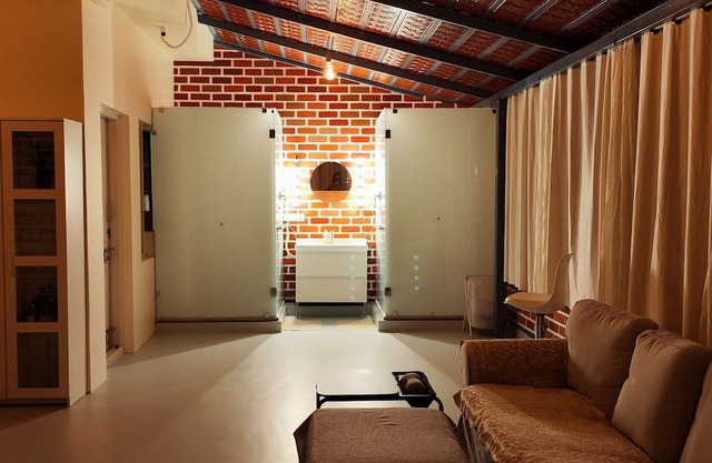 Lovely Brick farmhouse with AC in bustling Bengaluru - close to Nandi Hills
