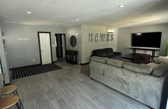 5 minute walk to Kinnick Stadium! Perfect GAMEDAY stay!nSpacious 4-bedroom house