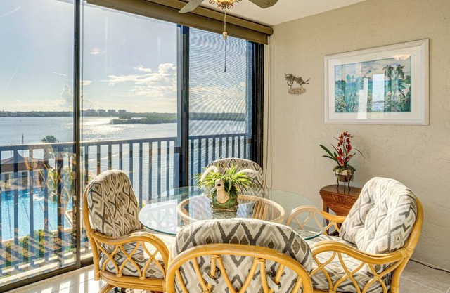 Walk to Turtle Beach! Bayfront Unit w/Pool & Dock