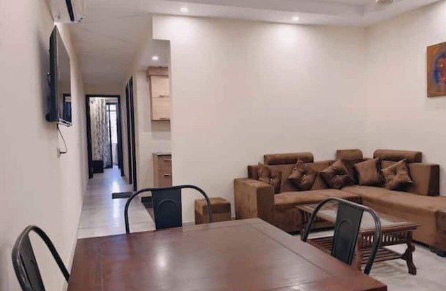2BHK in Lajpat Nagar near Market