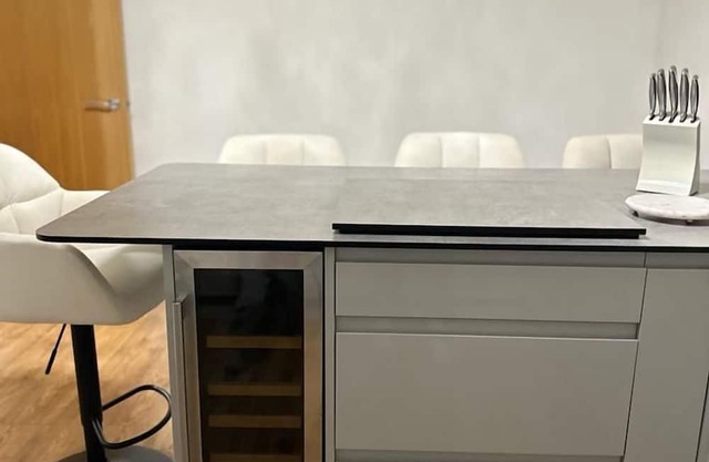 SEAHAVEN IN SANDBANKS - UNIQUE STAY | SLEEPS 4 | PETS ALLOWED | HOT TUB | BBQ | PATIO | WI-FI