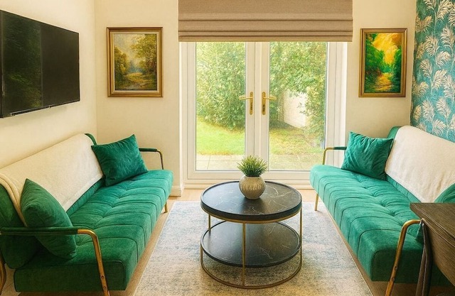 Woodland Retreat - 4 Bedroom in Ashford wt Parking