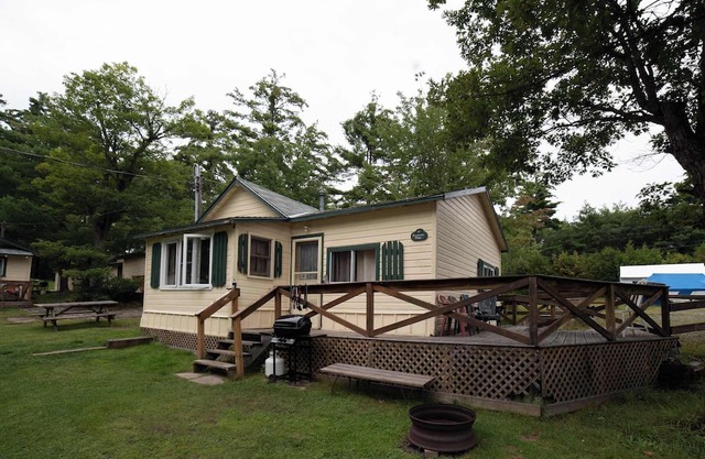 3-Bedroom Cottage #7 - Austrian Pine