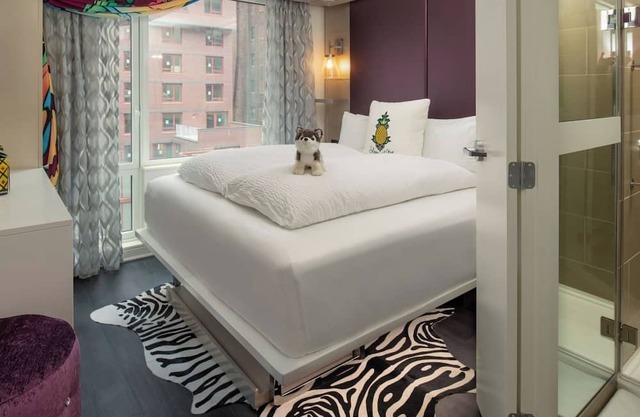 Spacious and Stylish Suite with Artistic Charm, Perfect for Midtown Getaways