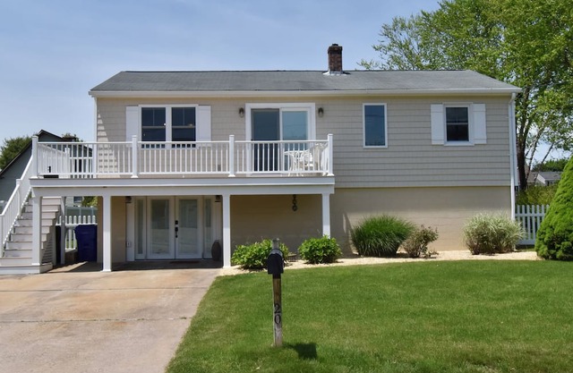 Cove Neighborhood | 4 Bedroom Updated Home | Minutes from Beach Access | Hot tub!