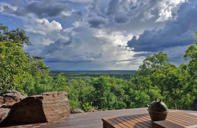Escape to a world where luxury meets nature! On the doorstep to Litchfield NP.