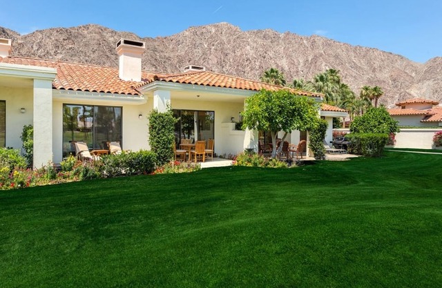 La Quinta Fairway View Retreat PGA West Condo Pool, Spa, BBQ, 2 King Beds