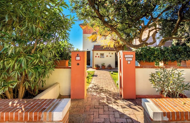 Cozy cottage with garden and terrace overlooking the Gulf of Follonica