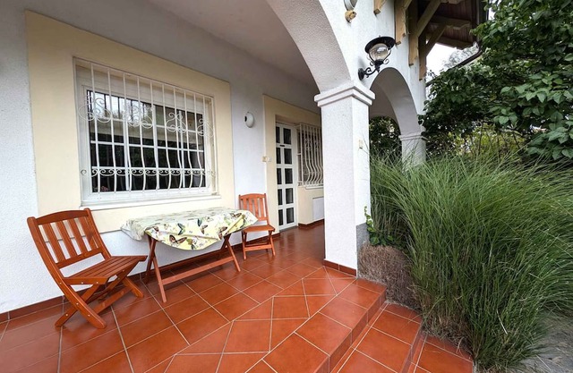 Holiday apartment with terrace and garden