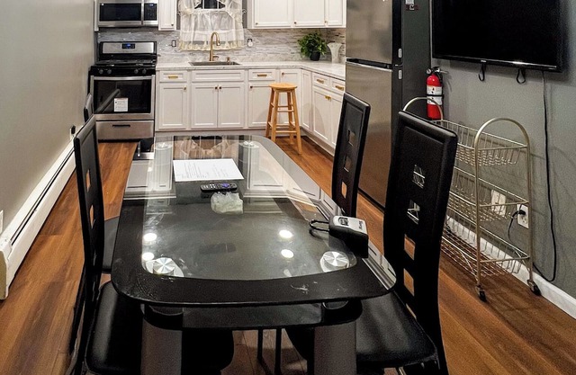 Charming 2-bedroom apartment with WiFi Close to NYC