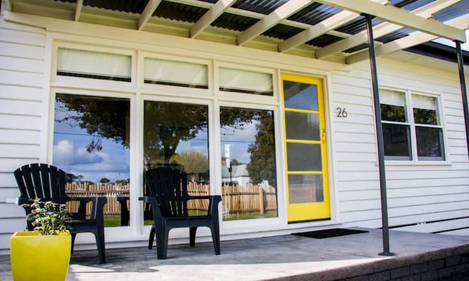 Apollo Bay House | MOORE BEACH HOUSE... Free WiFi
