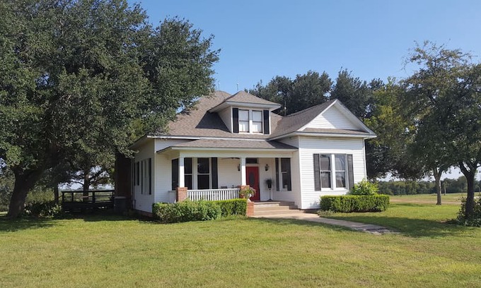 Brenham House | A Farmhouse at Sommerfeld Place