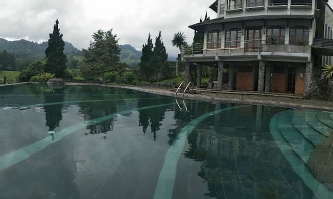 Ciloto Villa | STR Villa 3 bedrooms with pool. Cisarua , Puncak.