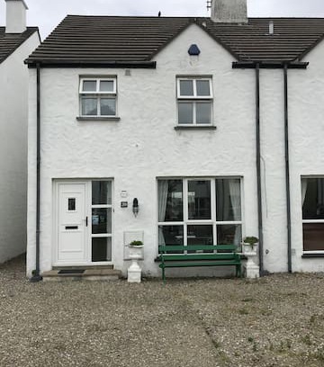 Ballycastle House | 20 Strand Cottages Ballycastle Seafront