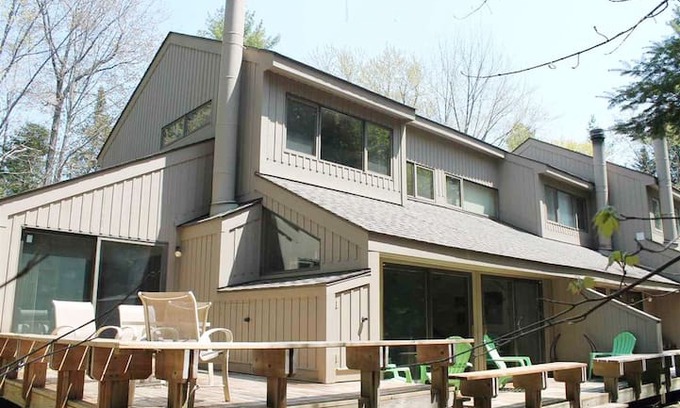 Harbor Springs Apartment | Coveside Retreat: Beach, Pools, Hiking, Skiing