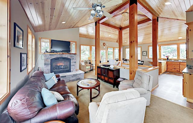 Neskowin House | Treehouse by the Sea w/ Hot Tub, 1 Block to Beach