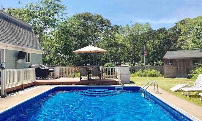 South Yarmouth House | Ozzie & Barb’s Pool Shack